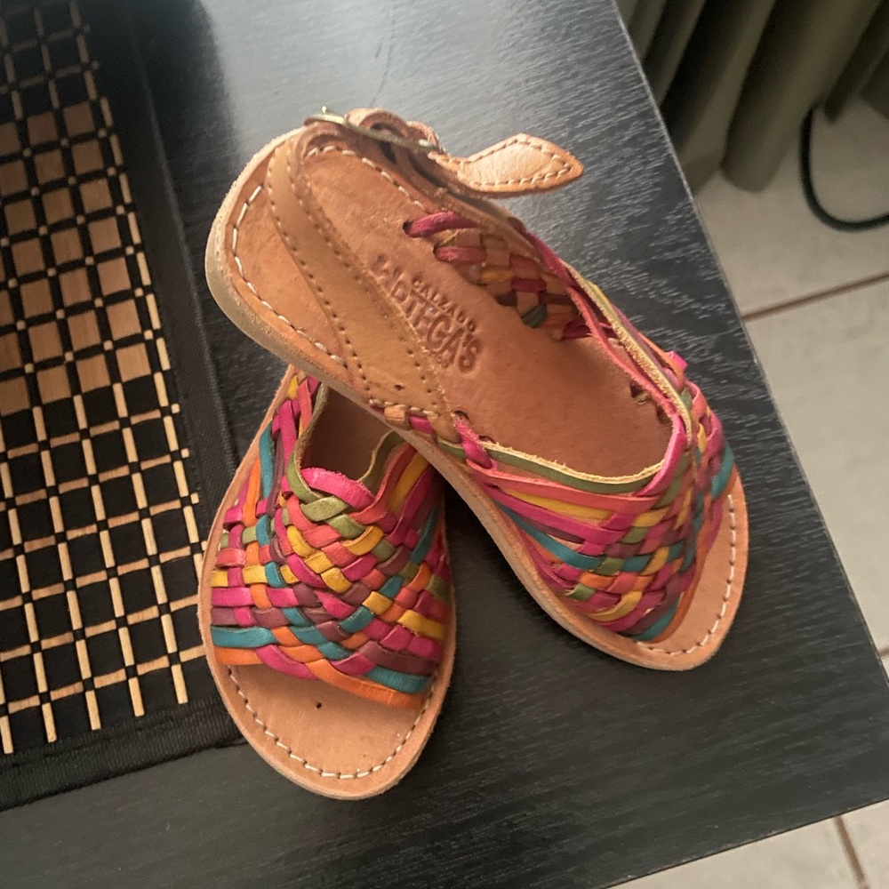 Sandals - Picture 4 of 4